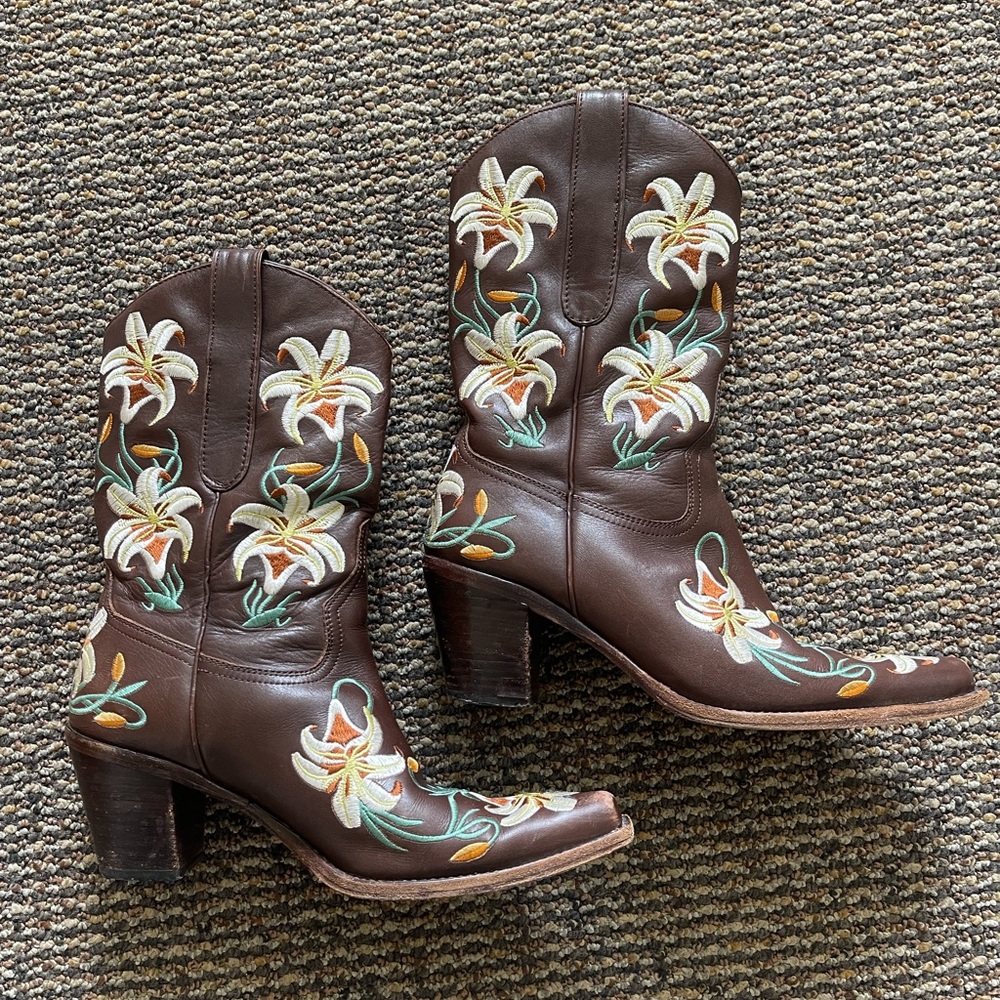 Cowboy Brown Embroidered Heeled Cowgirl Boots
